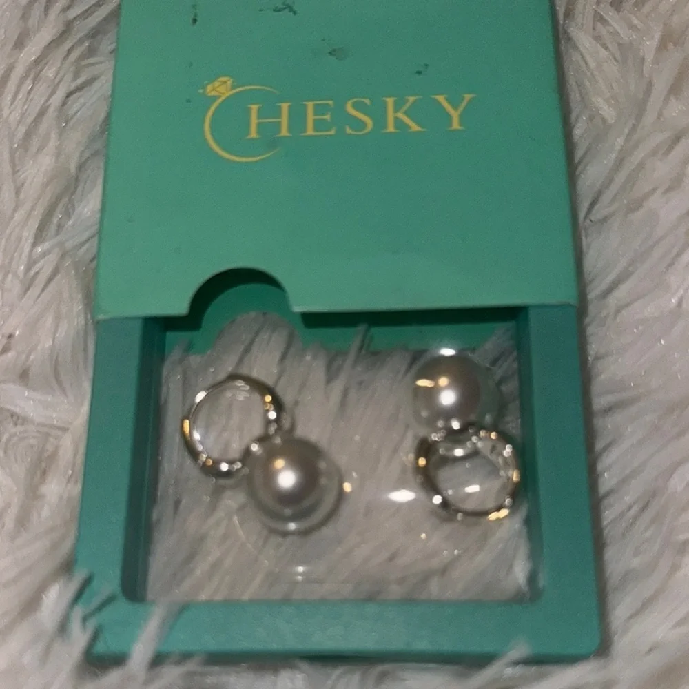 Silver Pearl Earrings - Picture 1 of 1